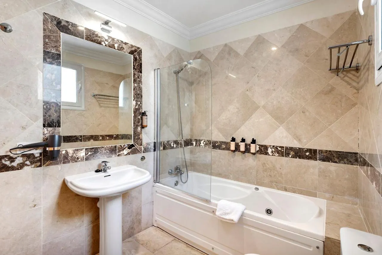 Luxury Villa Taganana 阿德耶