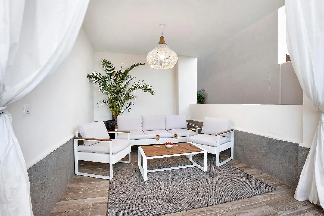 Luxury Villa Taganana 阿德耶 0*,