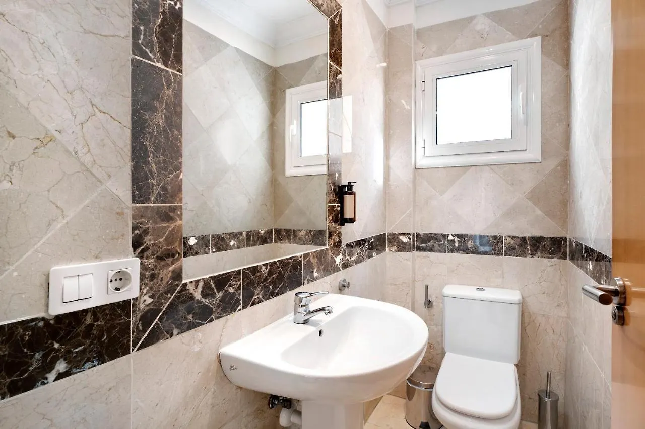 Luxury Villa Taganana 阿德耶 0*,
